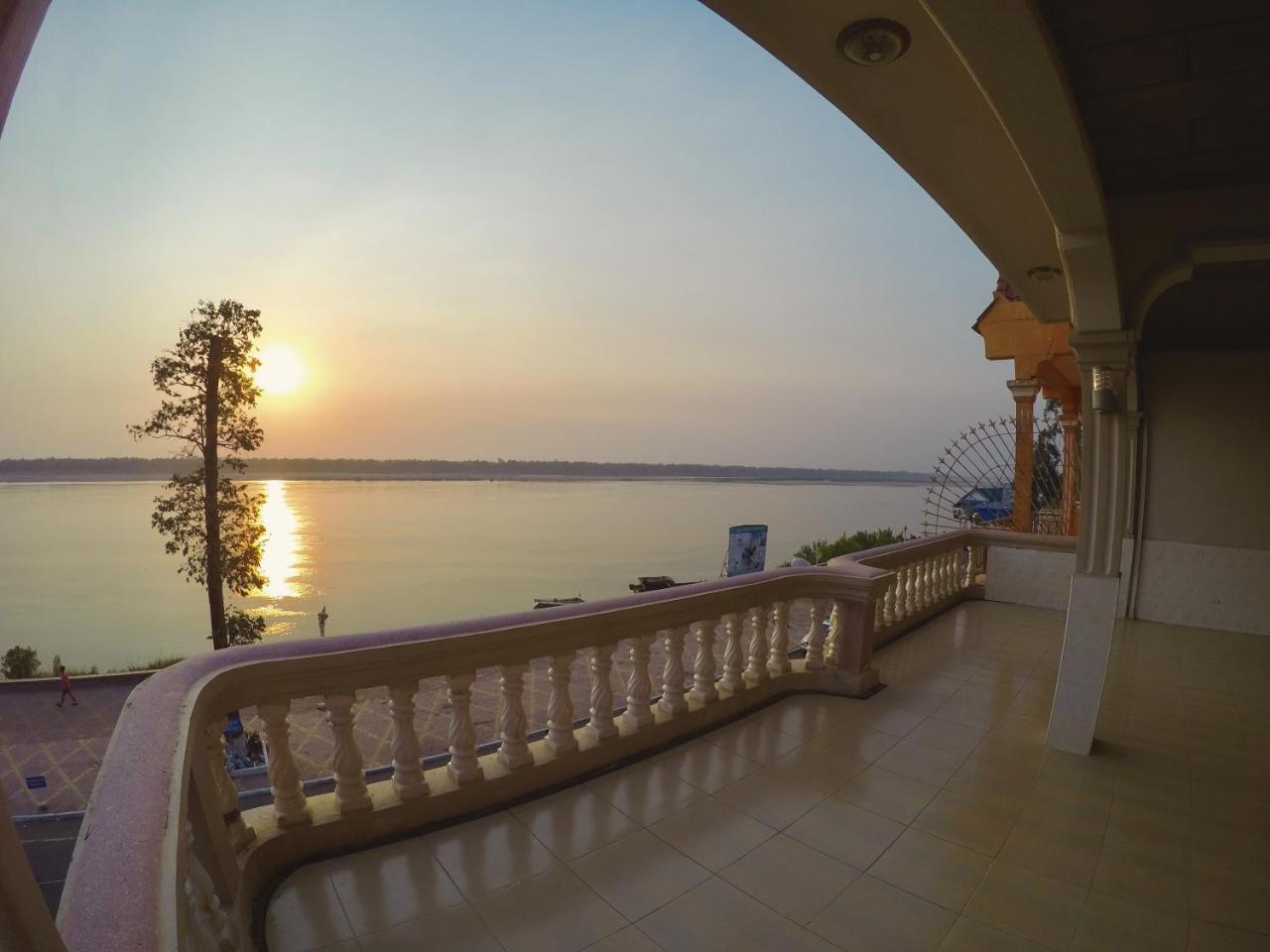 Hengheng II Guest House Кратьє Екстер'єр фото