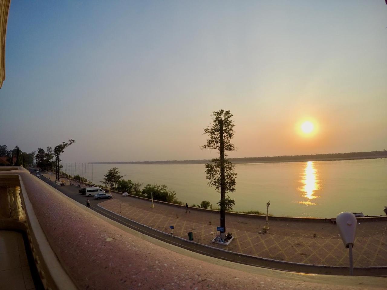 Hengheng II Guest House Кратьє Екстер'єр фото
