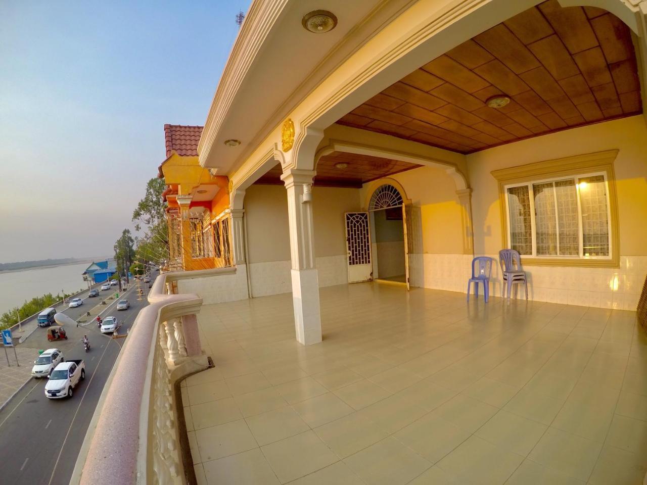 Hengheng II Guest House Кратьє Екстер'єр фото