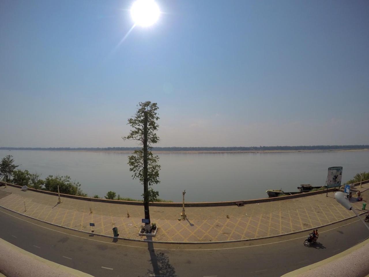 Hengheng II Guest House Кратьє Екстер'єр фото